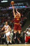 Harangody shoots against the Bulls