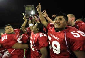 Morton QB Glidewell leads Governors into the regional championship game