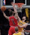Lakers hold off Bulls for 5th straight win  