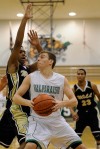 Noll hangs on against Valpo