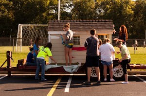 Chesterton students create floats for parade, charity