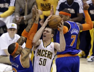 Pacers protect home court, beat Knicks
