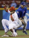 Hernandez homer helps Reds down Cubs