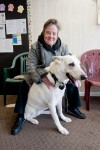 Woman gives back to pet food pantry