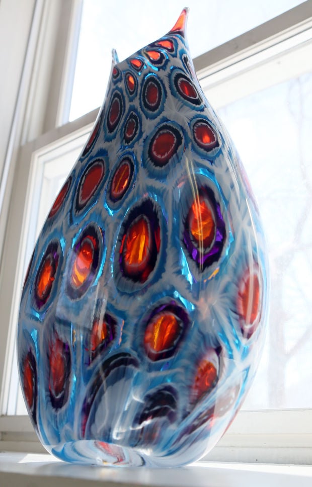 Glass blowing shop lights the fire in Valparaiso