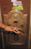 Hammond woman maintains nostalgia as elevator operator