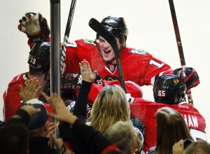 Blackhawks improve to 6-0 with win over Red Wings