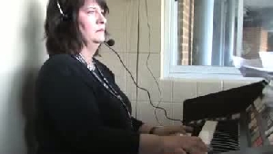 Crete organist now playing for White Sox