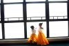Ballet Folklorio performs at Valparaiso library