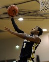 Noll hangs on against Valpo