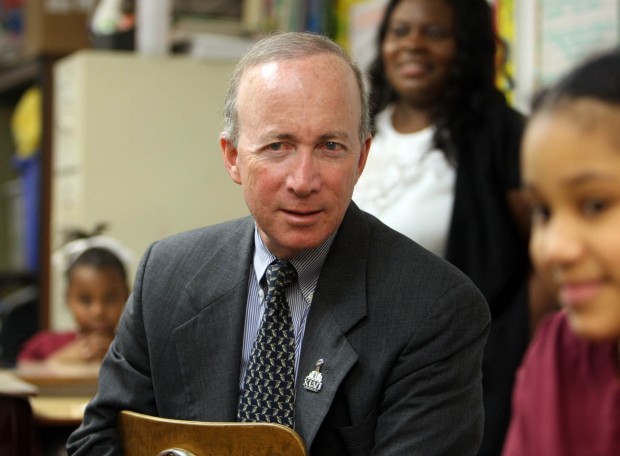 Daniels endorses right-to-work law