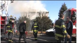 Hammond firefighters battle apartment building blaze