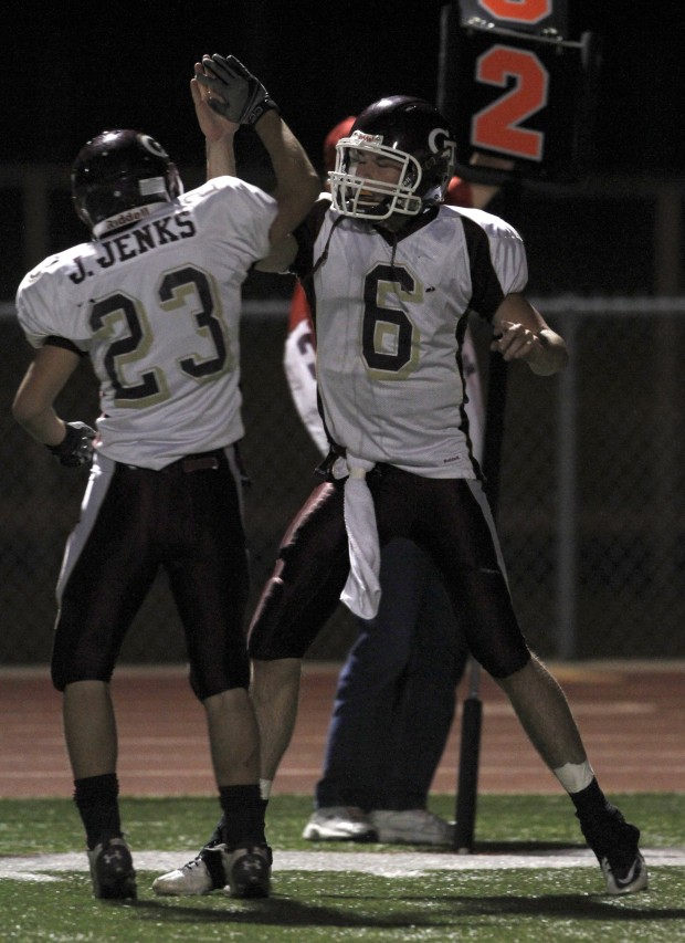 Chesterton football team pours it on Crown Point Preps