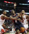 Rose, Bulls pull away to beat Hawks