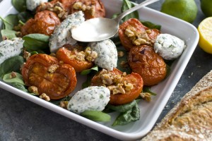 A healthy recipe for roasted tomatoes with ricotta and walnuts