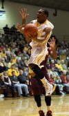 VU's LaVonte Dority drives for a layup