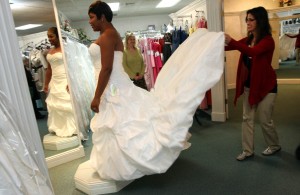 No wedding fatigues: Highland shop helps military brides by giving away free gowns
