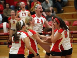Munster tops Valpo for regional volleyball title