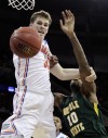 Norfolk State's shoe cracks against Florida