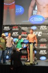 Elkins on weight for UFC 146