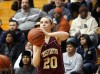 Friends help each other out in Rumble's 3-point contest