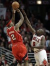 Hawks' confidence growing after split in Chicago