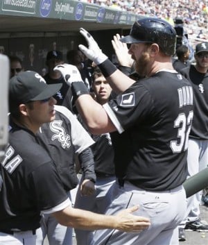 Dunn's 2 HRs, 5 RBIs lead White Sox over Twins