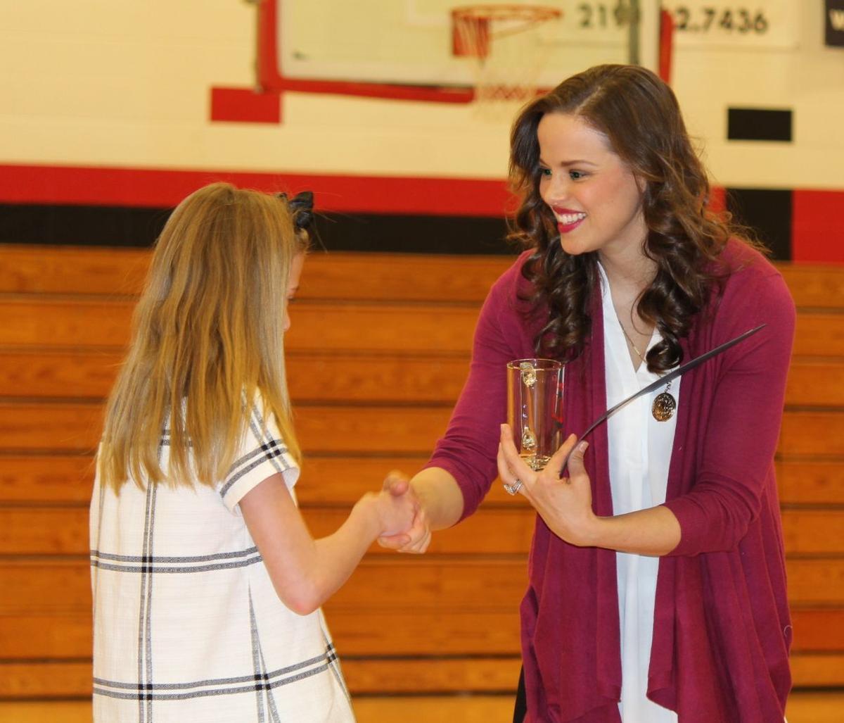'09 Miss America tells students 'no dream too big'