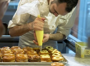 Crunchy, sweet doughnut-croissant packs bakery