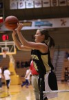 Griffith's Brooke Brinkley shoots in the first round of the Vincennes Shootout 