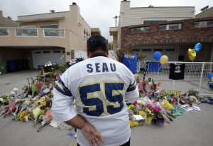 Seau suicide turns up focus on brain injuries