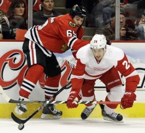 Red Wings dominate Hawks in Game 2