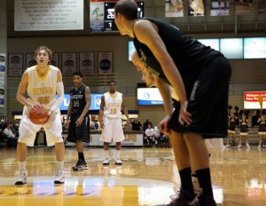 Broekhoff does a lot with a little as VU men beat Green Bay