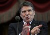 Texas governor in Illinois trying to lure business