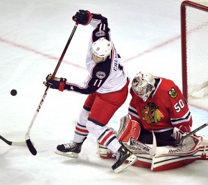 Crawford, Shaw stretch Blackhawks' streak to 18
