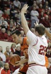 Hulls helps Indiana upset No. 20 Illinois