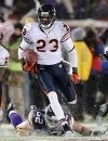 Favre knocked out; Hester breaks record as Bears win NFC North