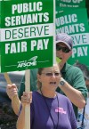 Union pickets over Quinn canceling raises