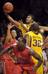 Mbakwe leads Minnesota over Fairfield  
