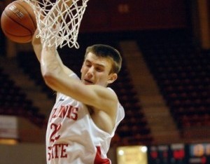isu men in rout of quincy