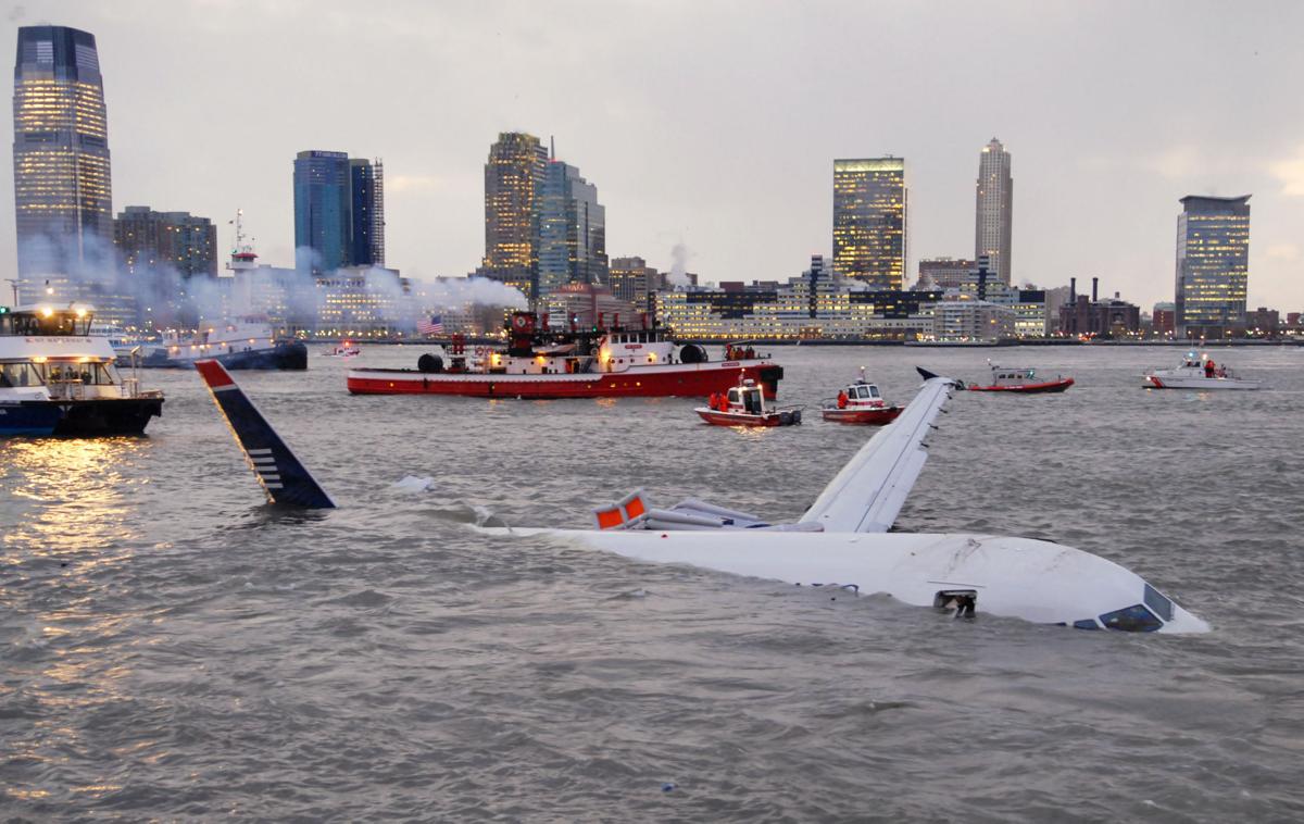 Photos Plane crash in Hudson River, 2009 National News pantagraph