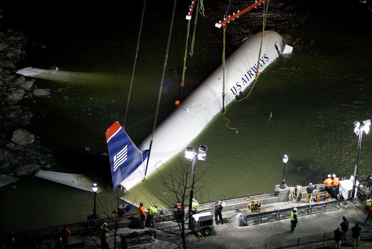 Photos Plane crash in Hudson River, 2009 National News Photos Plane crash in Hudson River, 2009 National News
