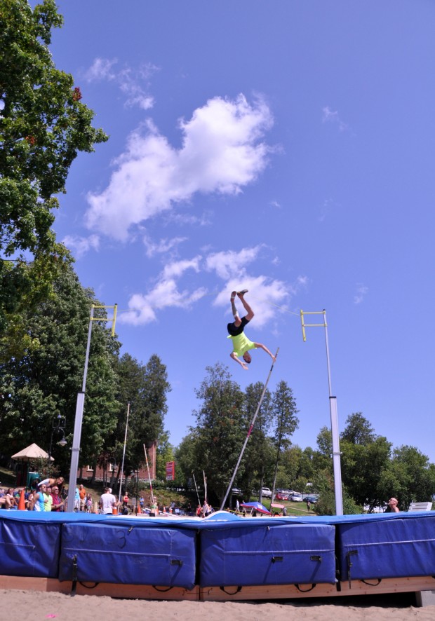 PHOTOS Polevaulting competition