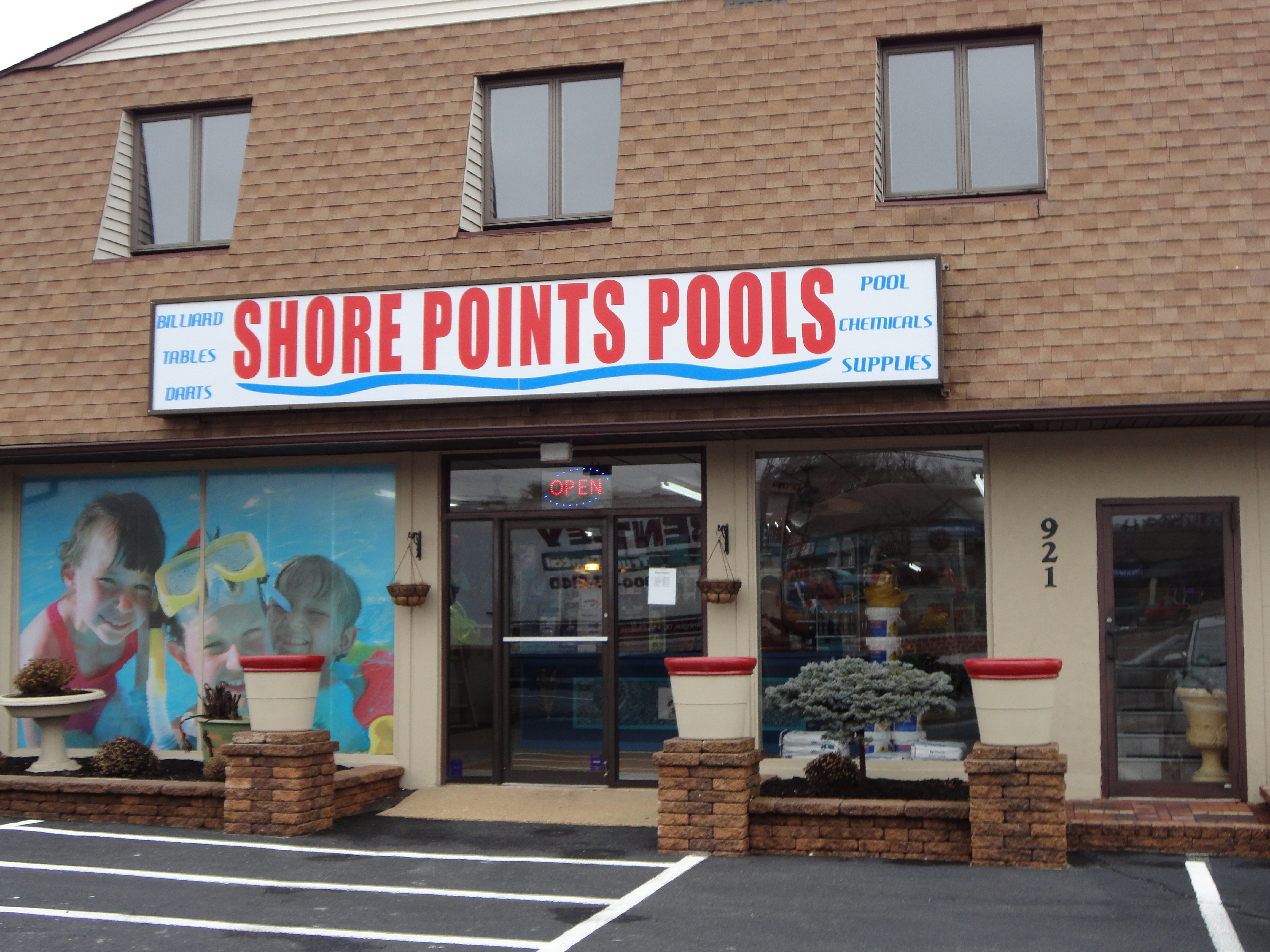 Shore Points Pool & Billiards