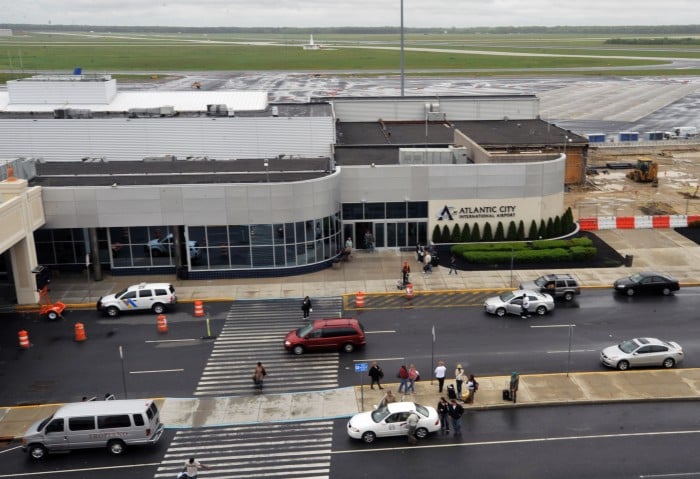how to get from atlantic city airport to philadelphia