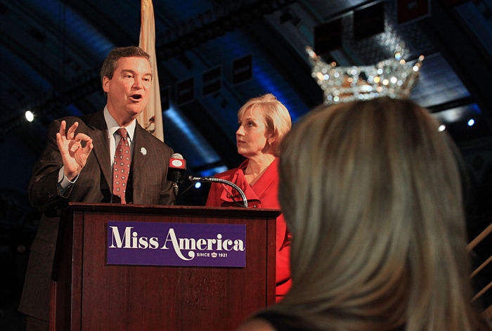 MISS AMERICA RETURNS