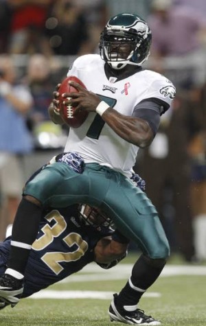 Eagles notebook: Crowd noise affects offensive line early