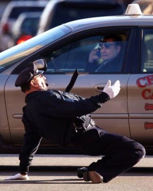 Dancing officer stops traffic in Rhode Island