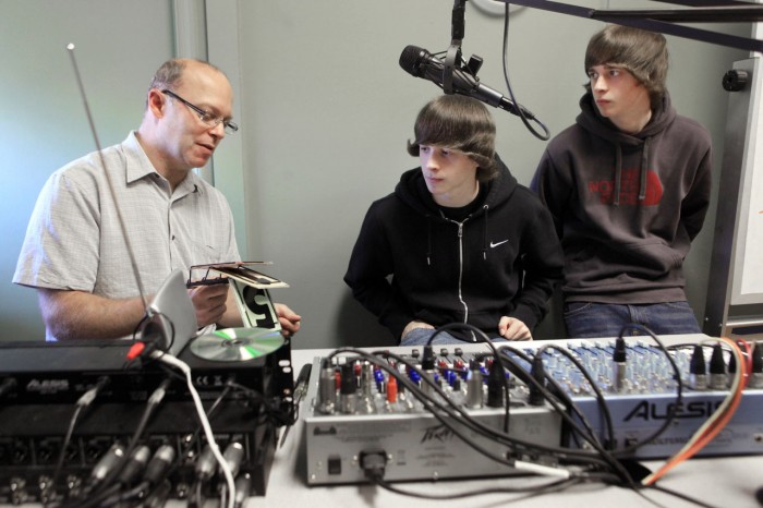 ITS RADIO REVIVAL