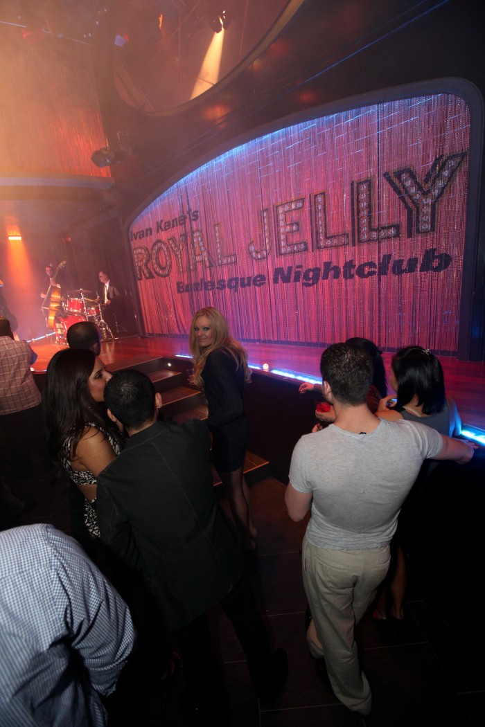 royal jelly-30.jpg